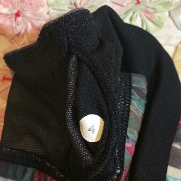 Lululemon yoga bra floral pattern. Halter straps 4 - Picture 9 of 9